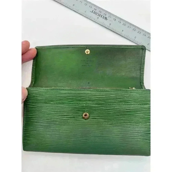 Louis Vuitton Epi Leather Unisex Wallet Green Credit Card Holder - Picture 3 of 9